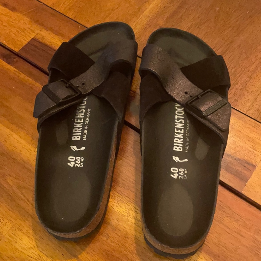 Birkenstock slip on’s barely worn!